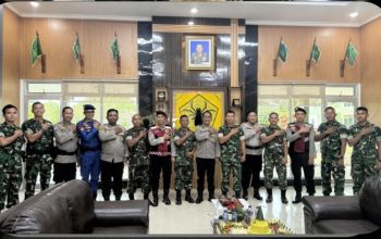 polres banyuasin melaksanakan kegiatan kunjungan dalam rangka hut tni ke 80 th di batalyon yon zeni konstruksi 12 6 Img 20251008 Wa0004 1