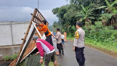 Gerak Cepat Polisi Hadir di Tengah Bencana