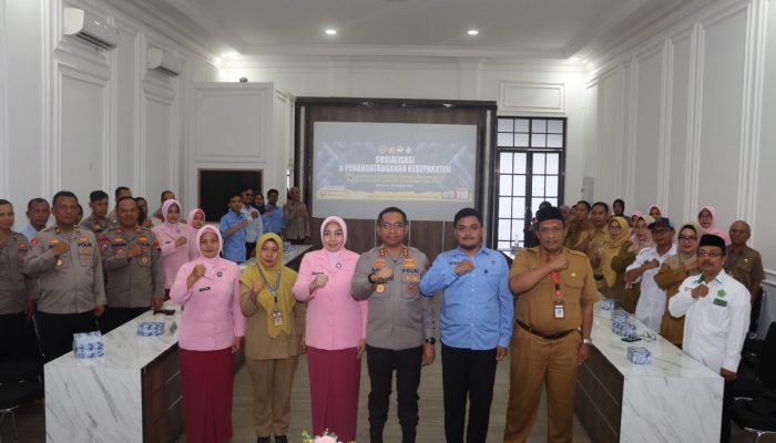 Dukung Generasi Emas 2045, Polres Tegal Gelar Sosialisasi dan Penandatanganan Kesepakatan SPPG Adiwerna Bersama Kepala Sekolah Penerima Manfaat MBG