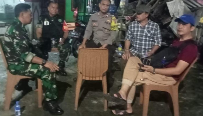 Tanggung Jawab Kita Bersama Sebagai Warga Negara, Kodim 0505/JT Gelar Patroli/Siskamling Bersama Komduk di Wilayah Kramatjati.
