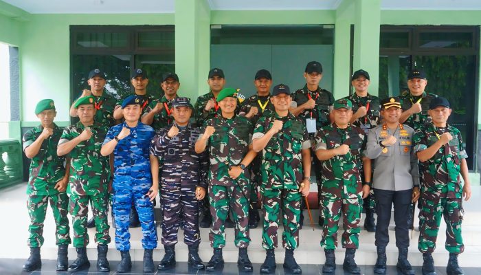 Danyonif 407/PK dan Jajaran Forkopimda Tegal Sambut Danseskoad dalam Peninjauan Pasis Dikreg LXVI Seskoad TA 2025