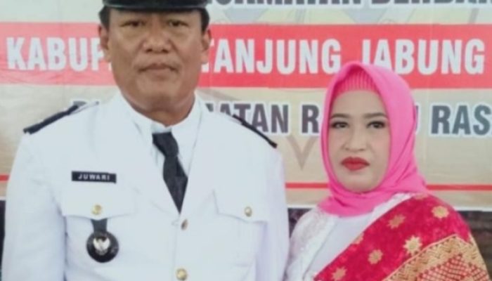 Hari batik nasional,juwari ajak warga bangga pakai batik