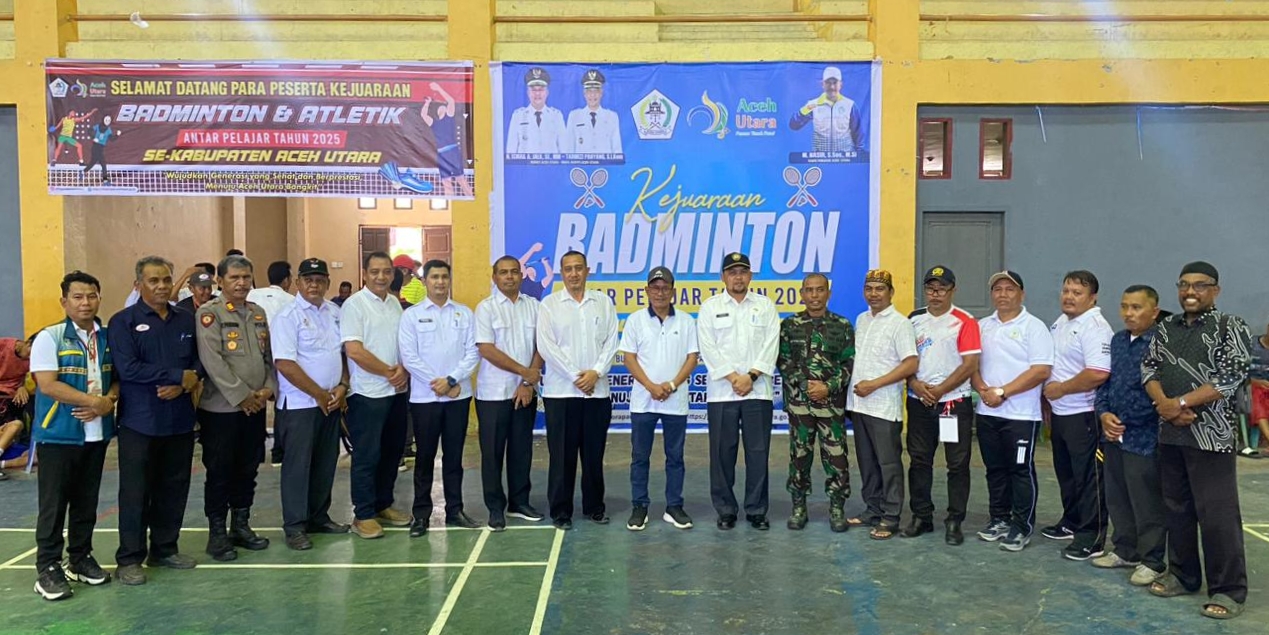 kejuaraan bulu tangkis dan atletik antar pelajar se-kabupaten aceh utara tahun 2025 resmi dibuka 2 IMG 20251015 211750