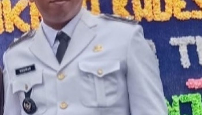 Pemdes mencolok beserta staf dan jajarannya HUT ke 80,TNI telah tunjukan kepedilian dan Dedikasi untuk Masyarakat