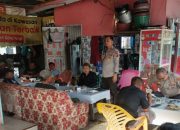 Suasana Hangat, Kapolsek Kandis Sambang Tokoh Masyarakat Kampung Jambai Makmur”