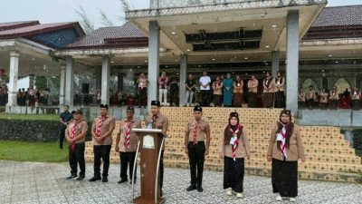 Ditengah Hujan Deras Wabup T.zainal Pimpin Upacara Jambore Pramuka