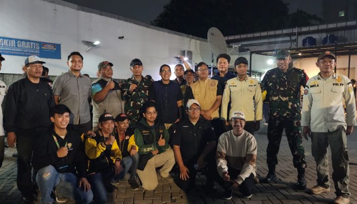 Ciptakan Wilayah Kondusif, Kodim 0505/JT dan Komduk Gelar Patroli Siskamling di Matraman.