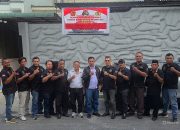 Penyerahan Sk Garda Kamtibmas Kota Medan Kepada Ketua Arie Simanjuntak Sh