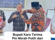 Bupati Karo Terima Pin Merah Putih dari Wagub Bengkulu