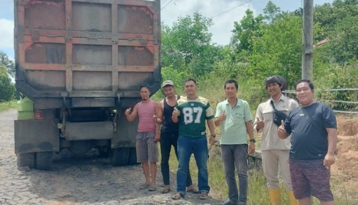 Jalan Di Empat Kampung Kabupaten Tulang Bawang Tidak Kunjung Di Perbaiki Remirsyah/Ibey Inisiatif Perbaiki Jalan Gunakan Biaya Pribadi