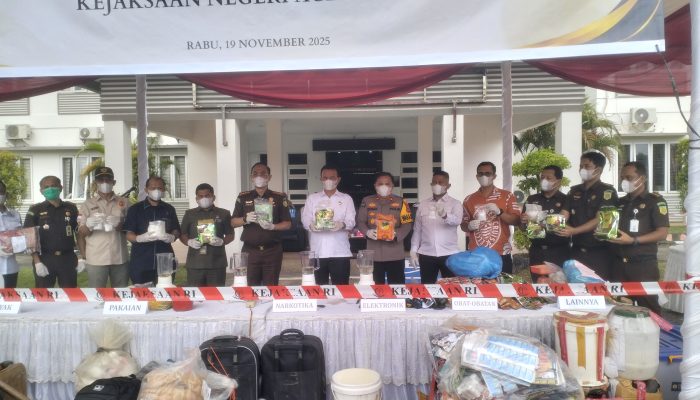 Kejari Aceh Utara Musnahkan Barang Bukti Sejumlah Perkara yang Telah Inkracht