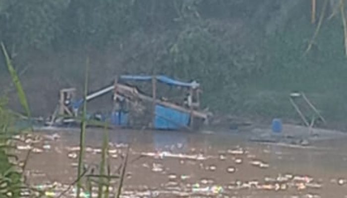 Di Dudaga Bukam Dan Lemah Tentang Pembiaran Pekerja Peti Dompeng Di Wilayah Kabupaten Tebo Jambi