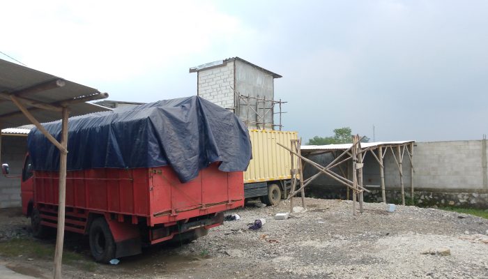 Diduga Gudang Penimbunan Solar Subsidi Di Cirebon, Modus Pelat Palsu Dan Barcode Terungkap