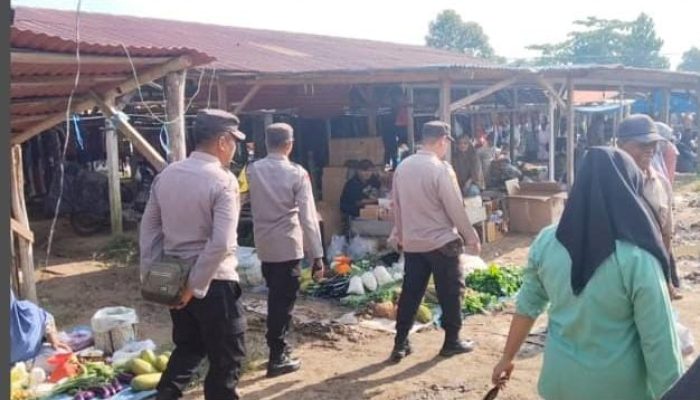 Polsek Muara Padang Gelar Patroli Dialogis Presisi Di Pasar Sidomulyo 18, Kembangkan Rasa Aman Warga