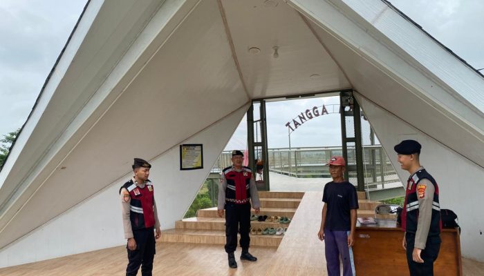 Patroli Kota Presisi Sat Samapta Polres Tulang Bawang Sambangi Pusat Keramaian, Ciptakan Rasa Aman Di Wilkum Menggala