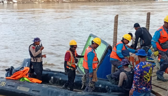 Polda Acèh Gerak Cepat, Ditpolairud Bantu Korban Banjir di Bireuen.