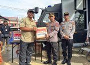 kapolri tinjau posko pengungsian di aceh tamiang, salurkan bantuan ke korban bencana 18 Img 20251211 Wa0001