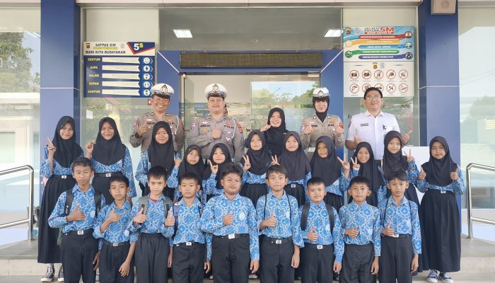Polri Sahabat Anak, Sat Lantas Polres Purwakarta Gelar Outing Class Bersama SDN 1 Cilangkap