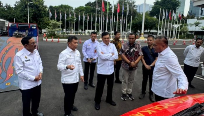 Negara Hadir Pulihkan Pascabencana, Menko Polkam Kirimkan Satu Unit Mobil Water Treatment ke Aceh, Pastikan Air Bersih