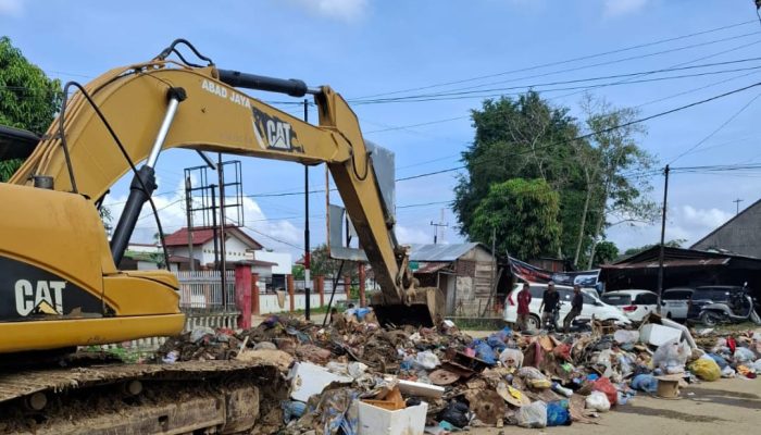 Pasca Banjir Bandang,Kota Langsa Mulai Berbenah Bersihkan Sampah Dan Lumpur