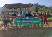 bersama pemerintah desa cihanjawar, kapolsek bojong tanam jagung untuk ketahanan pangan 12 Img 20251212 Wa0091