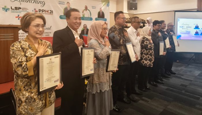 Maraknya Sengketa Medis Prof. Faisal Santiago Prakarsai Lahirnya Lsp Hukum Kesehatan Indonesia 