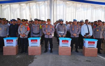 kapolri beri motivasi dan apresiasi kepada anggota polri terdampak bencana di sumbar 5 Img 20251218 Wa0003