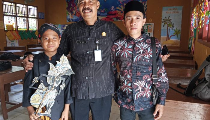 semarak pembagian rapor di sdn kamulyan 01 diwarnai pagelaran budaya, camat turut hadir beri apresiasi 2 Img 20251218 Wa0010