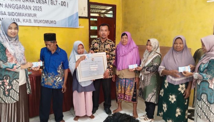 Pemdes Sido Makmur Kembali Salurkan Bantuan Blt- Dd Tahap Akhir Dan Tuntaskan Pembangunan Fisik Tahun 2025