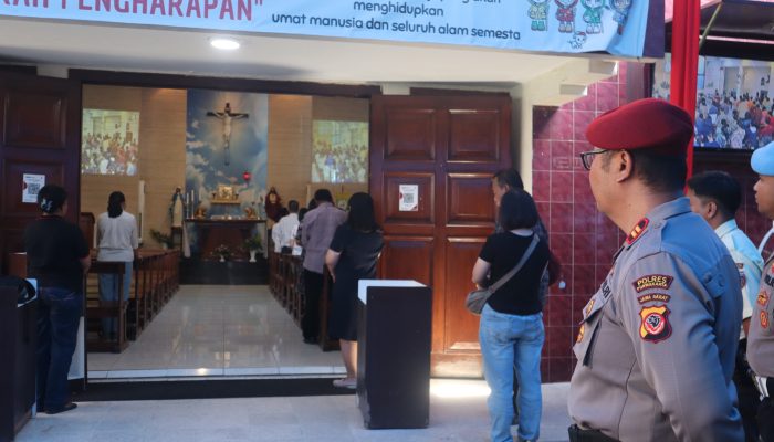 Polres Purwakarta Pastikan Ibadah Gereja Berjalan Aman dan Khusyuk