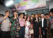 Kunjungan Ke Gereja Bersama Forkopimda, Kapolres Purwakarta Ciptakan Malam Natal Penuh Kedamaian Dan Rasa Aman