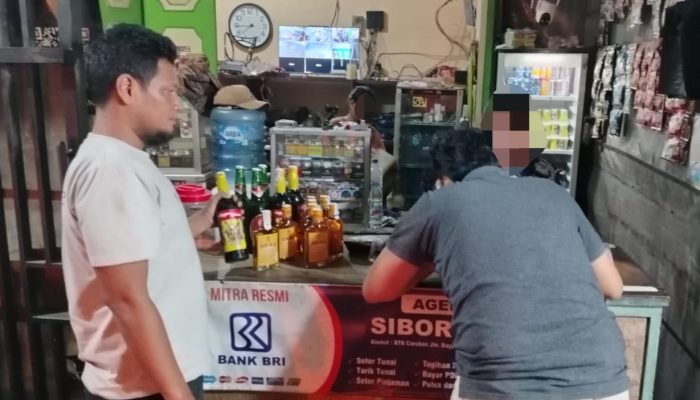 Polresta Cirebon Sita 65 Botol Miras Hasil Cipkon Operasi Lilin Lodaya