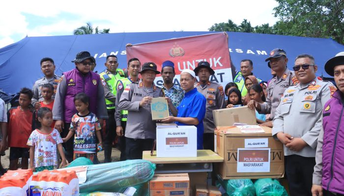 Wakapolri Salurkan Bantuan dan Trauma Healing Untuk Korban Banjir di Aceh Utara