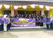 Wisuda Sekolah Lansia Ki Suro Digelar Meriah di Desa Prajawinangun Wetan