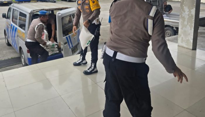 Polda Aceh Salurkan Bantuan Kadiv Propam Mabes Polri Ke Polres Aceh Tengah