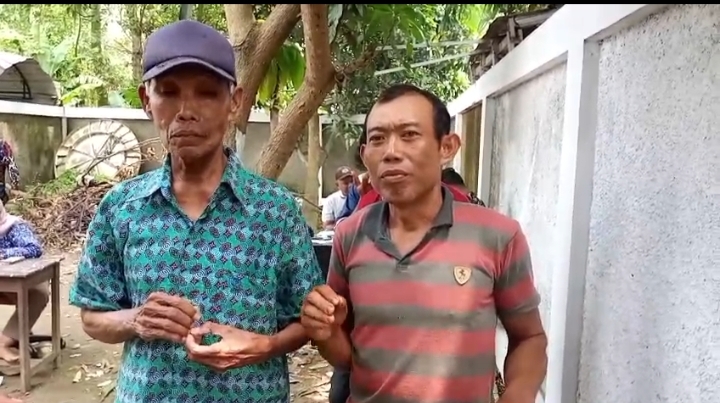 kantor pos gabuswetan salurkan blt kesra tahap iv, kpm pastikan bantuan diterima utuh 2 Img 20251230 132037