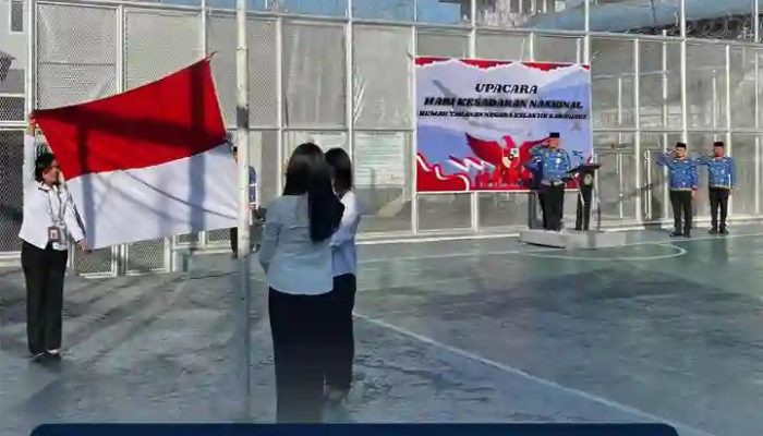 Tanamkan Nilai Disiplin, Warga Binaan Rutan Kabanjahe Ikuti Upacara Hari Kesadaran Nasional