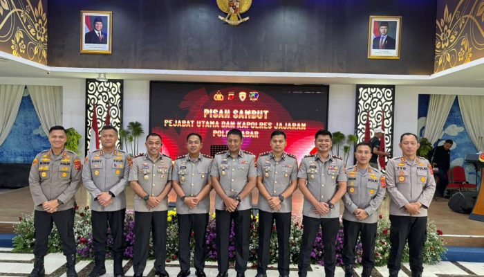 Perkuat Solidaritas Jajaran, Kapolres Purwakarta Hadiri Sertijab dan Pisah Sambut Pejabat Utama Polda Jabar