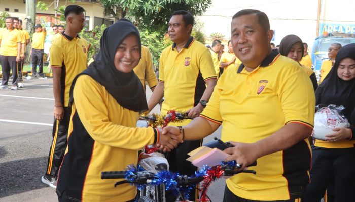 Kapolresta Cirebon Pimpin Olahraga Bersama, Perkuat Kebugaran dan Soliditas Personel