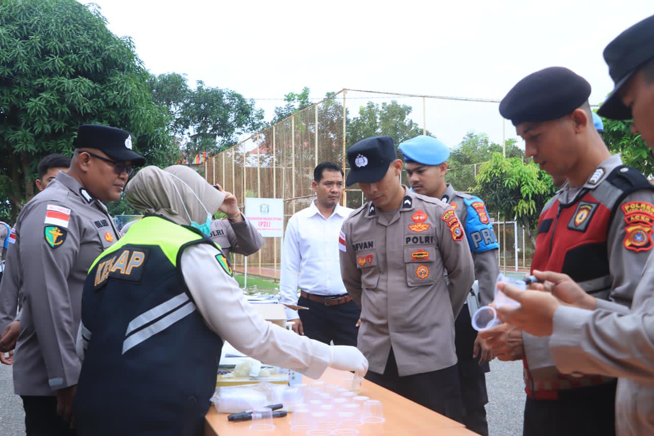 pimpin gaktibplin, kapolres aceh utara lakukan pengecekan urine kepada personel secara acak 3 IMG 20260112 WA0013