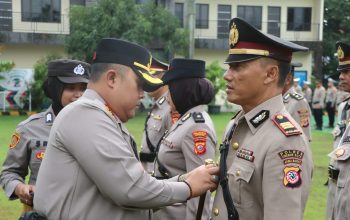 polresta cirebon gelar sertijab kabag sdm, kapolsek losari, kapolsek kaliwedi, kapolsek gegesik dan pengukuhan kabag log serta kapolsek plered 9 Img 20260113 Wa0005