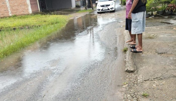 Pembangunan Drainase Diabaikan, Jalan Di Kampung Baru Sirnoboyo Pacitan Jadi Kolam Setiap Hujan!