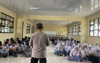 cegah kenakalan remaja, sat binmas polres purwakarta gelar binluh di smk pasundan 8 Img 20260120 Wa0044