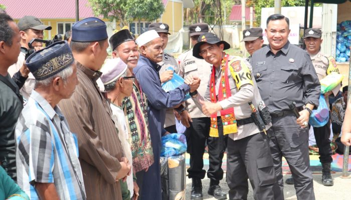 Kapolda Aceh Serahkan 300 Kasur Dan Dana Tunggu Hunian Untuk Korban Bencana Di Ketambe