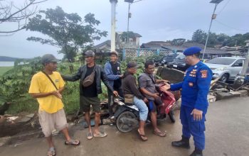 sat polairud polres purwakarta ingatkan soal cuaca ekstrem ke masyarakat pesisir 4 Img 20260122 Wa0080