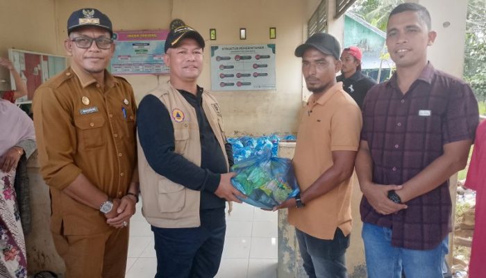 Bupati Aceh Utara Salurkan Bantuan Banjir di Desa Tanjong Dama Lapang