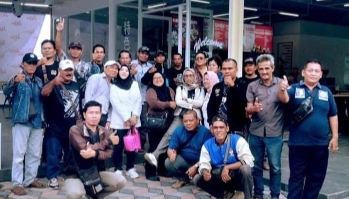 ULTAH PERNIKAHAN DIAN WONG DAN FIRDAOS ANDIKA DIMERIAHKAN DI BAK MIE DJAYA ABADI TEGAL