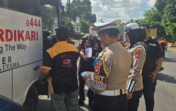 Satlantas Polres Purwakarta Laksanakan Ramp Check Kendaraan Umum di Pos Ciganea, Dukung Operasi Keselamatan Lodaya 2026