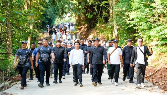 Bupati Purwakarta Om Zein Resmikan Jalan Alternatif Ranca Darah- Gurudug Dan Diberi NamaJalan KDM