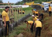 Polres Mukomuko Laksanakan Gerakan Indonesia Asri di Pantai Abrasi Mukomuko Bersama TNI Dan Pemerintah Kabupaten Mukomuko
